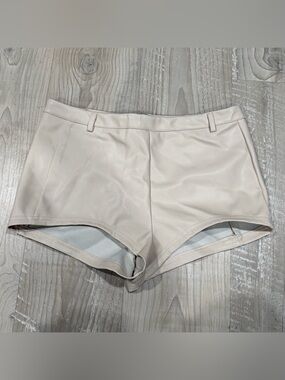 FASHION NOVA Kelis Faux Leather Mid-Rise Cream Shorts, size Large